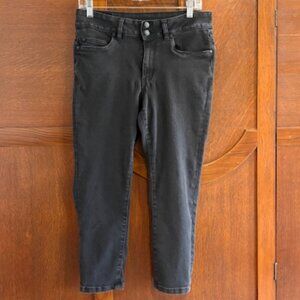 Black Tahari jeans, size 6